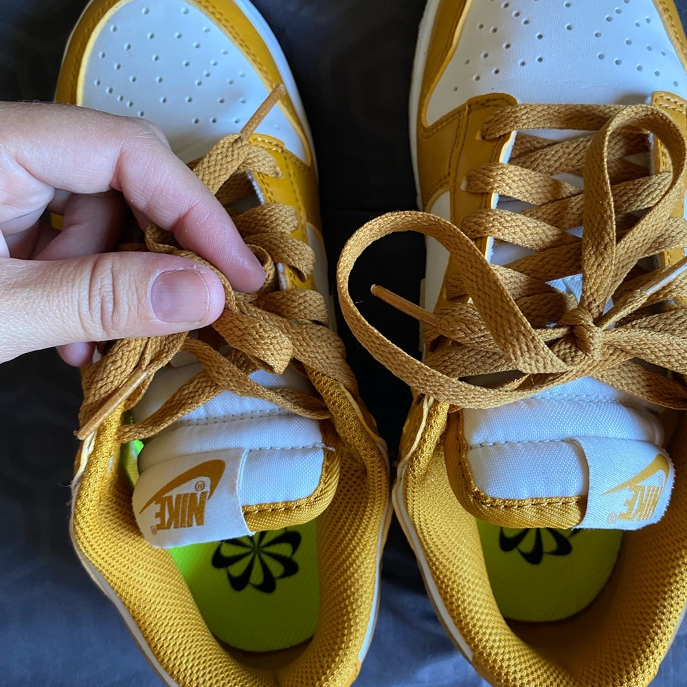 Nike low next nature Kids phantom gold suede and White Sneakers - Picture 7 of 10